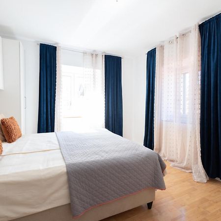 Guesthouse Rebecca Makarska Exteriör bild