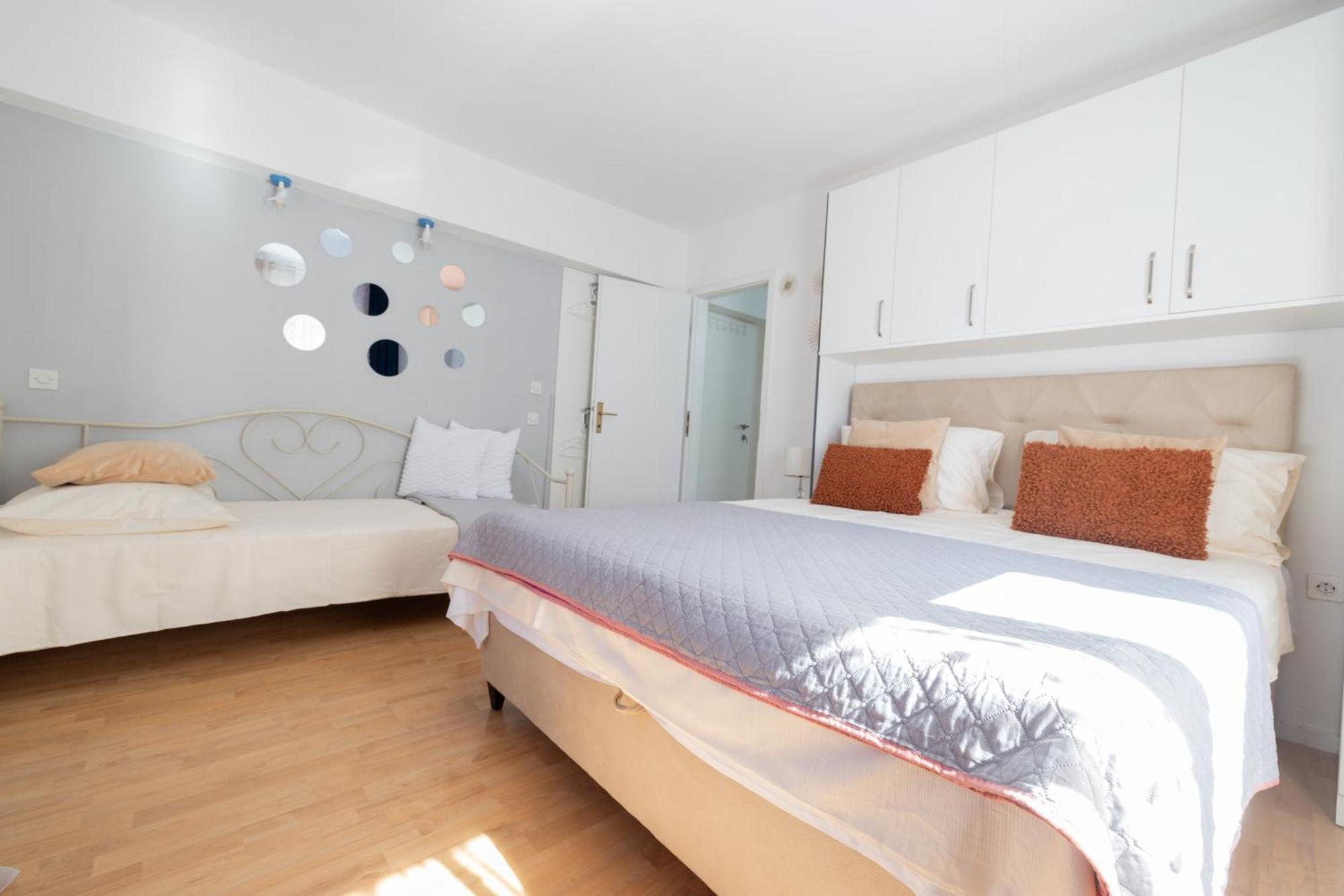 Guesthouse Rebecca Makarska Exteriör bild