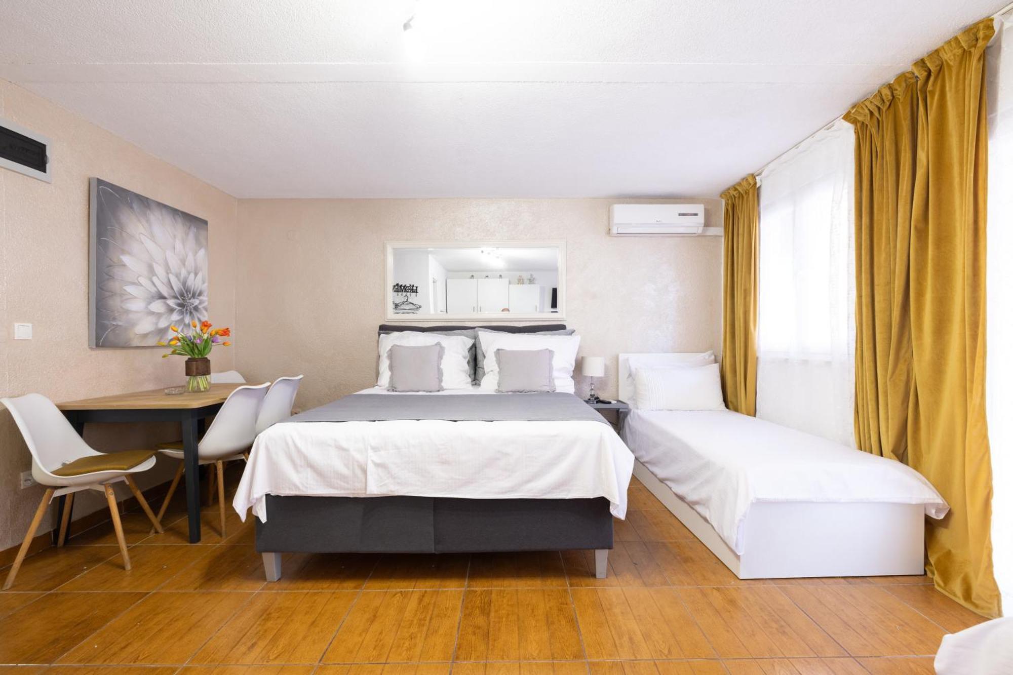 Guesthouse Rebecca Makarska Exteriör bild